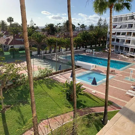 Teneguia-yumbo I * Playa del Ingles (Gran Canaria)