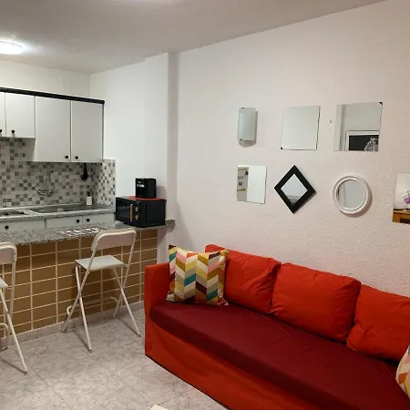 Teneguia-yumbo * Playa del Inglés